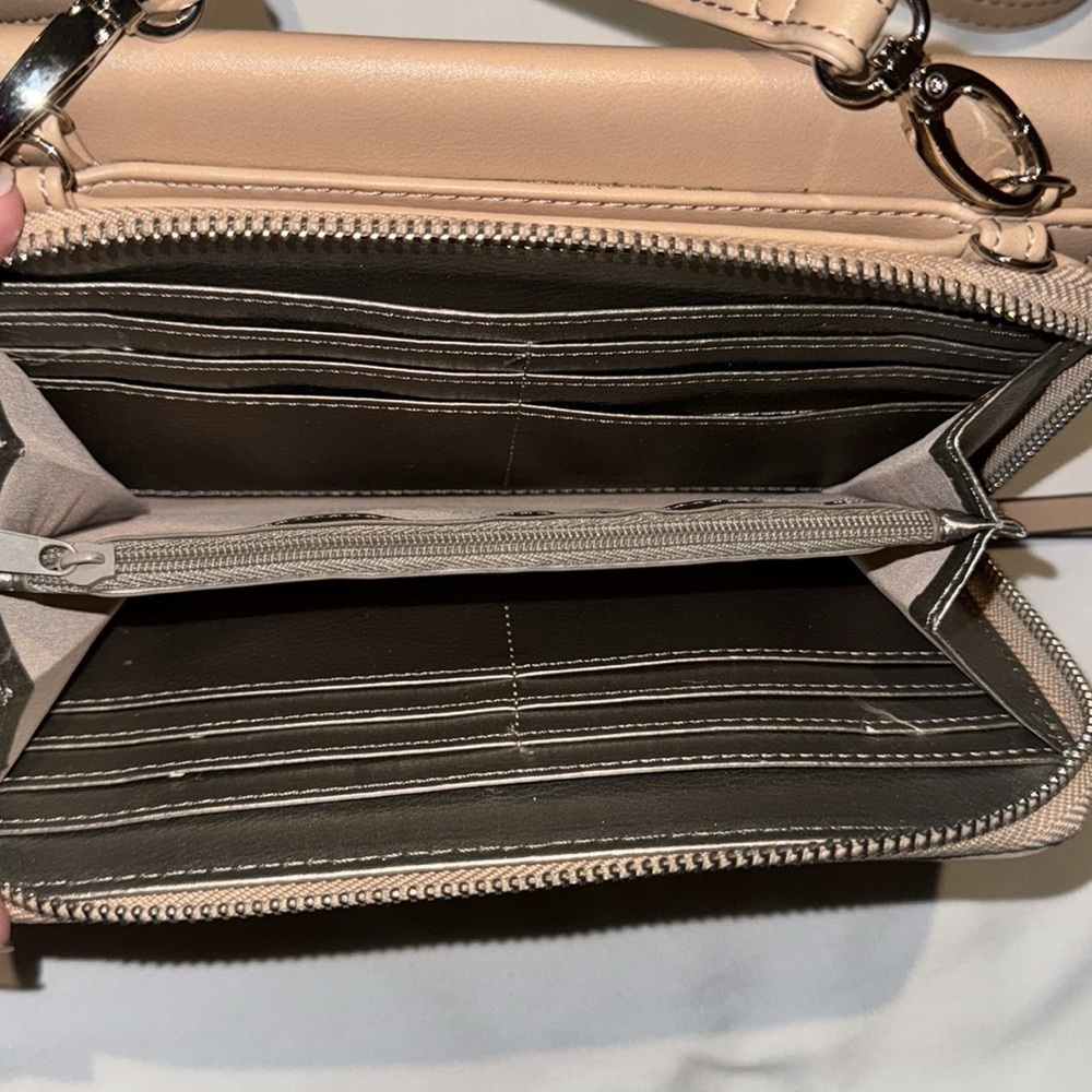 Nine West Crossbody Shoulder Bag Purse Clutch/Wallet -Tan/Cream Color- Beautiful - Picture 6 of 11